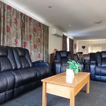 4Bed 2Bath House 5 Mins Walk To Palms & Golf Club Villa
